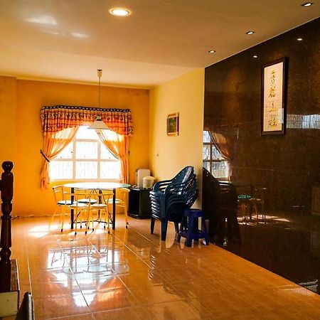 Villa Bukit Indah Brastagi / Berastagi Buitenkant foto