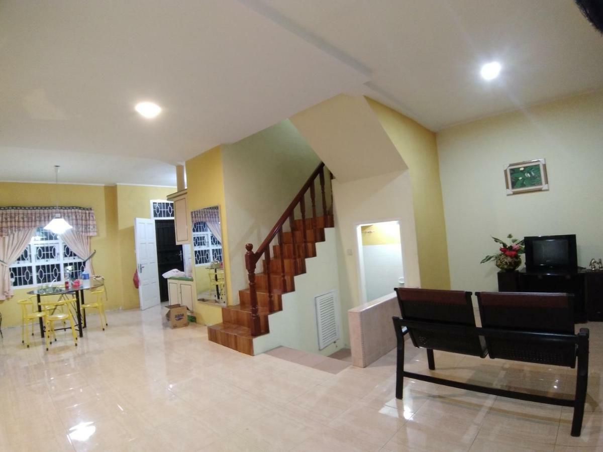 Villa Bukit Indah Brastagi / Berastagi Buitenkant foto