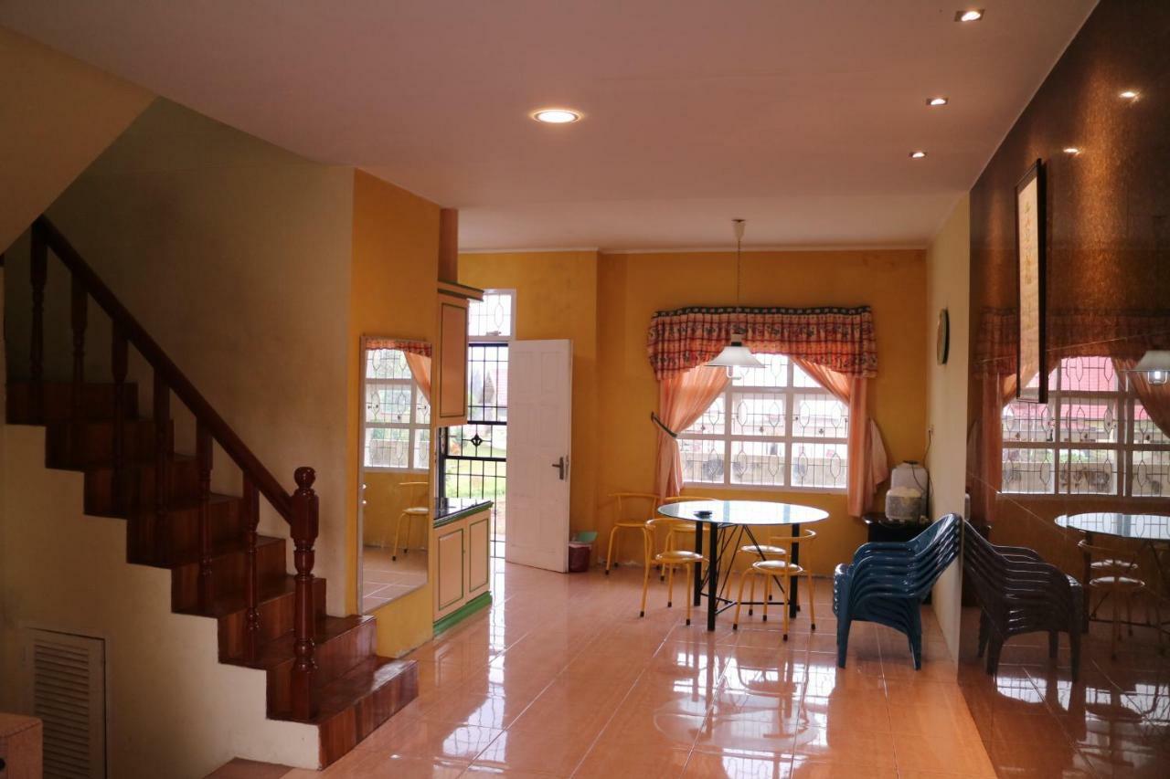 Villa Bukit Indah Brastagi / Berastagi Buitenkant foto